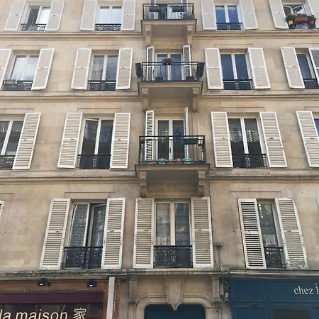 Family Near Marais In Oberkampf * Paris